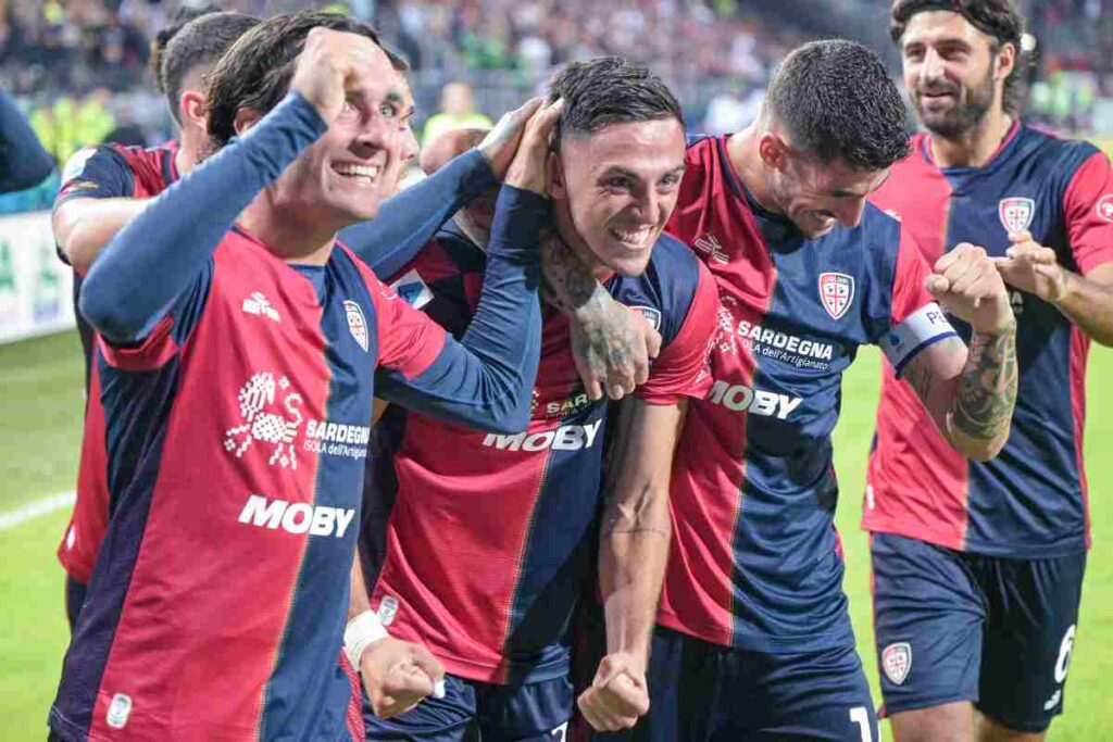 Zappa esulta con i compagni