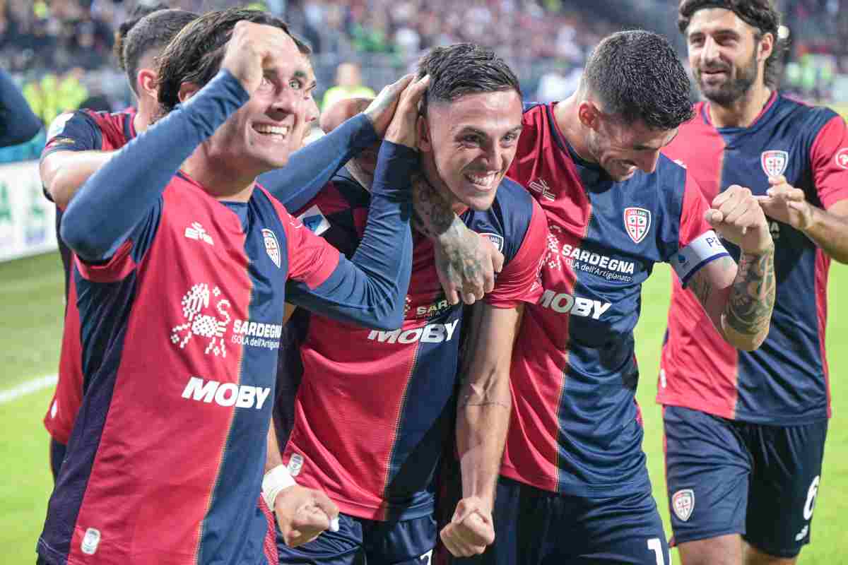 Zappa esulta con i compagni