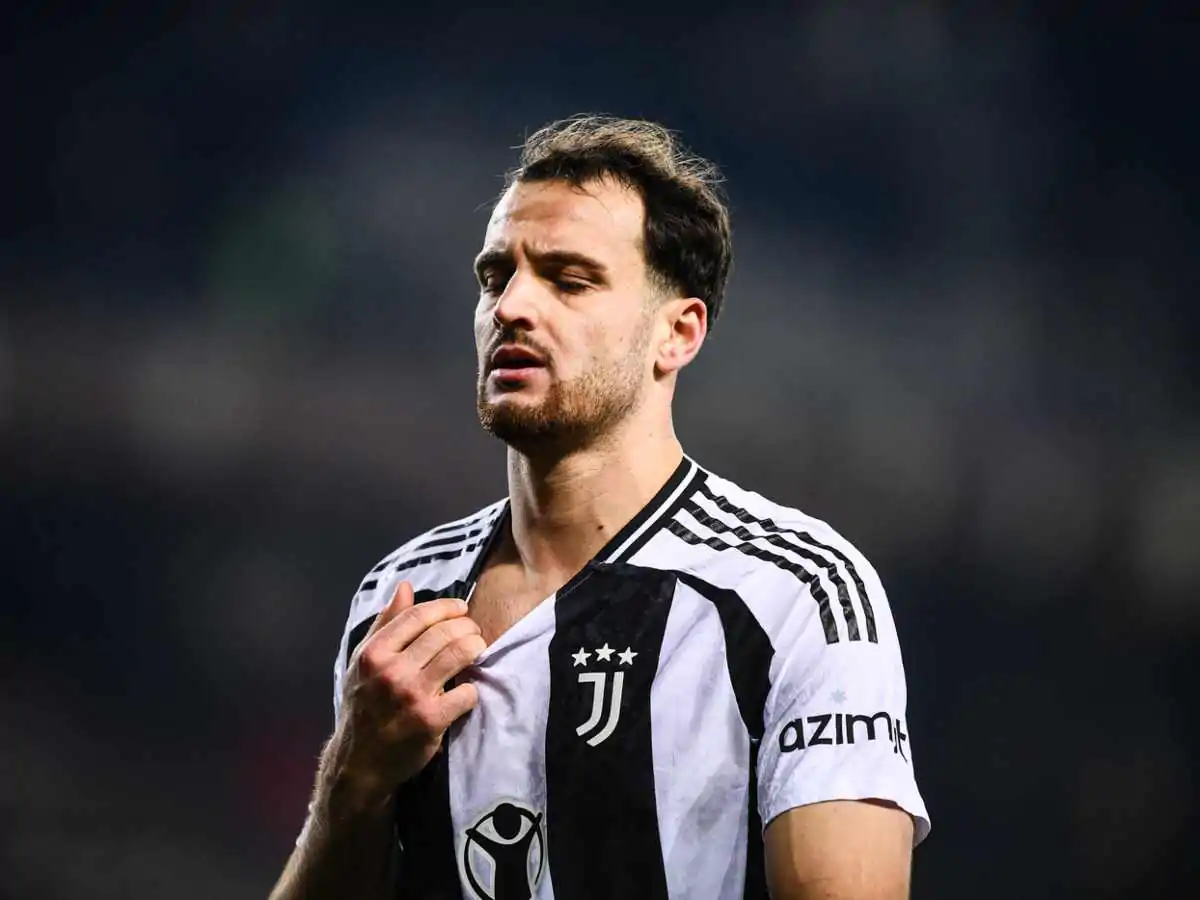 Gatti sconsolato in campo con la maglia della Juventus