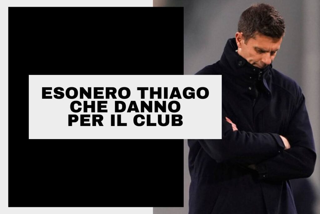 Thiago Motta con le braccia conserte e la testa china a bordo campo