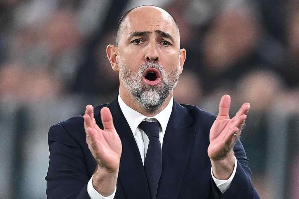 Igor Tudor applaude
