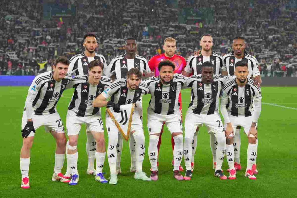 Giocatori Juventus in posa per la foto di rito
