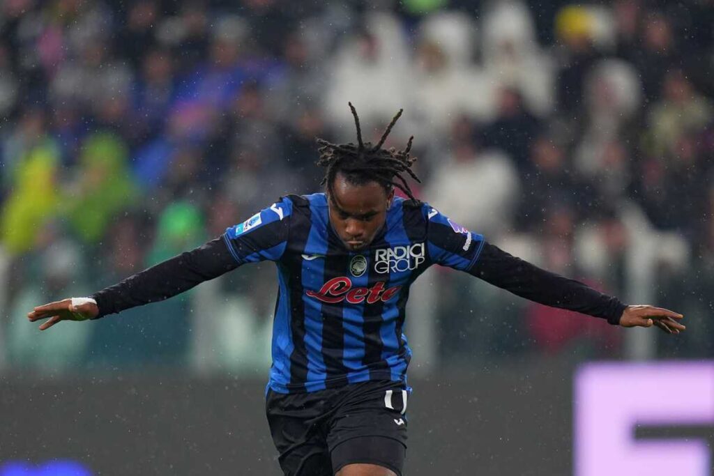 Lookman esulta con l'Atalanta