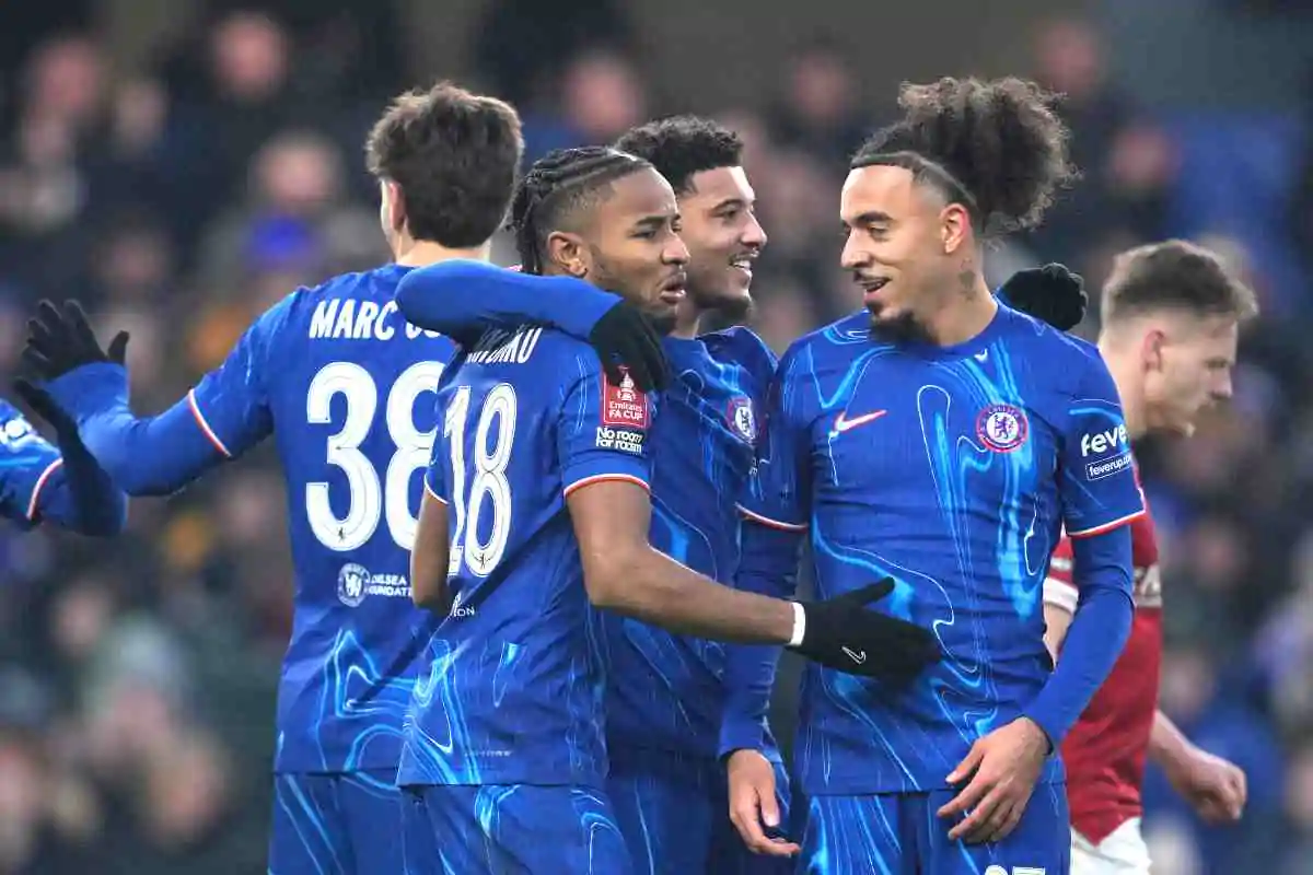 Nkunku insieme ai compagni del Chelsea