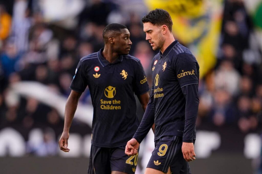 Kolo Muani e Vlahvoic in campo