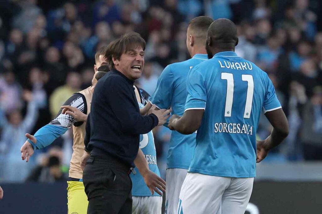 Conte con i calciatori del Napoli