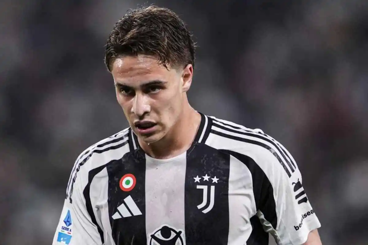 Yildiz in campo con la maglia della Juventus