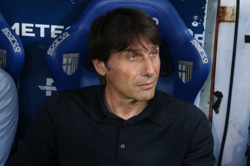 Conte resta al Napoli, niente Juve