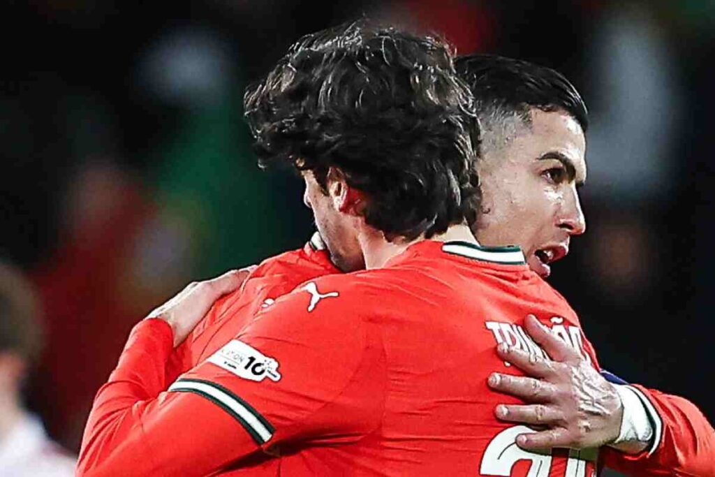 Cristiano Ronaldo abbraccia Trincao