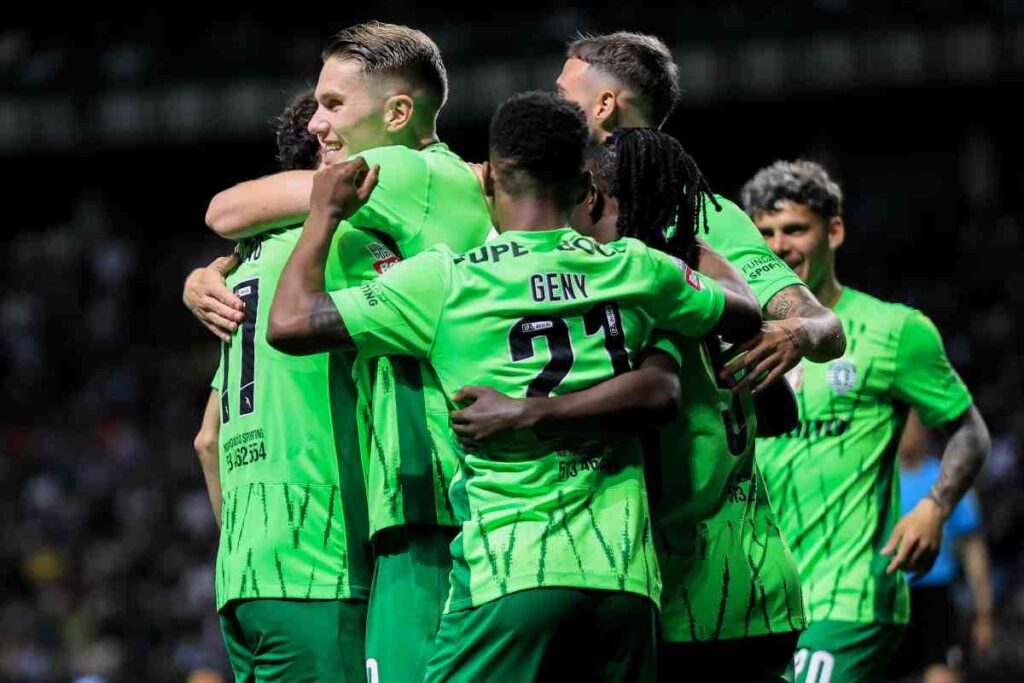 Gyokeres esulta con i compagni