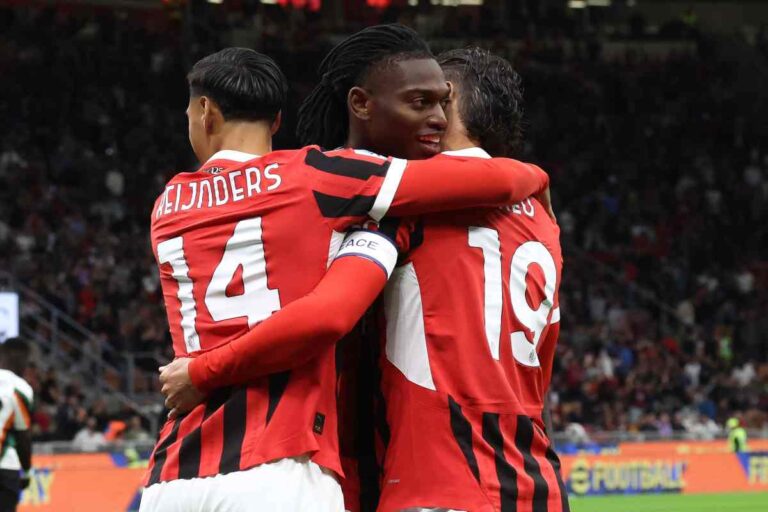 Hernandez esulta dopo una rete