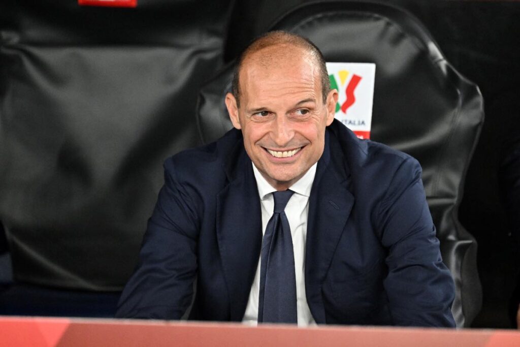 Allegri sorride in panchina
