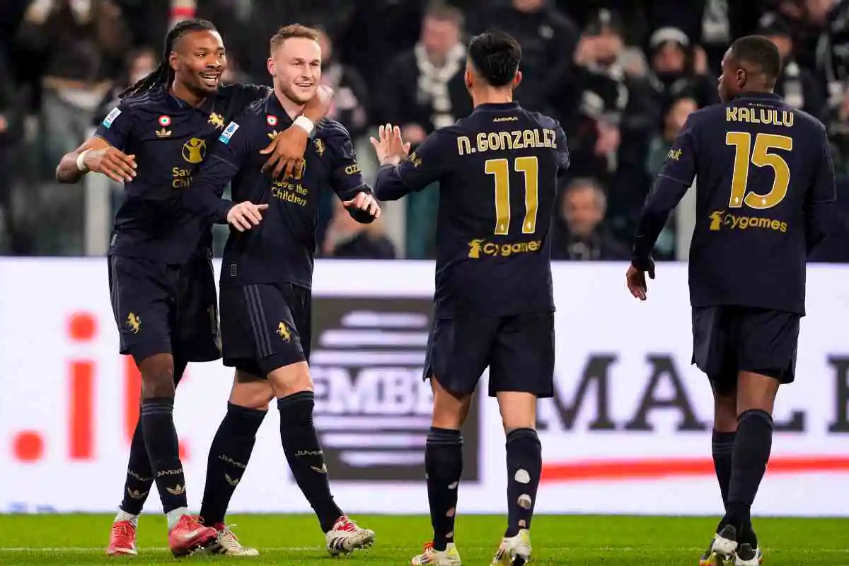 Koopmeiners insieme ai compagni