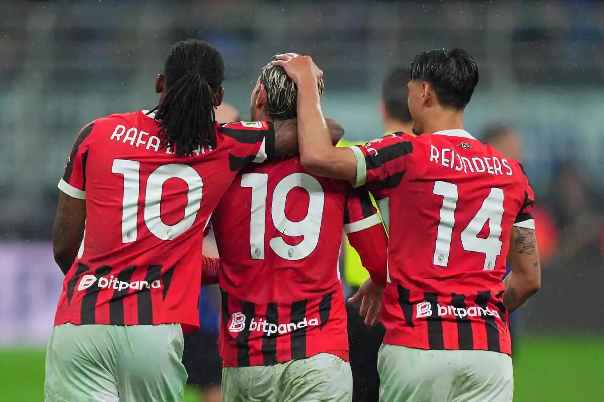 Leao, Theo Hernandez e Reijnders in maglia Milan