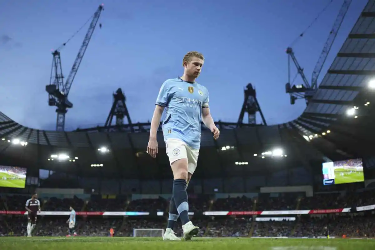 De Bruyne in campo con indosso la maglia del Manchester City