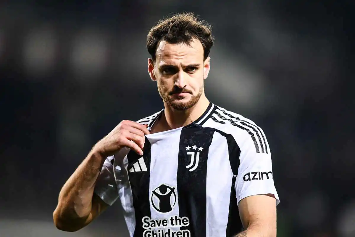 Gatti contrariato con indosso la maglia della Juventus