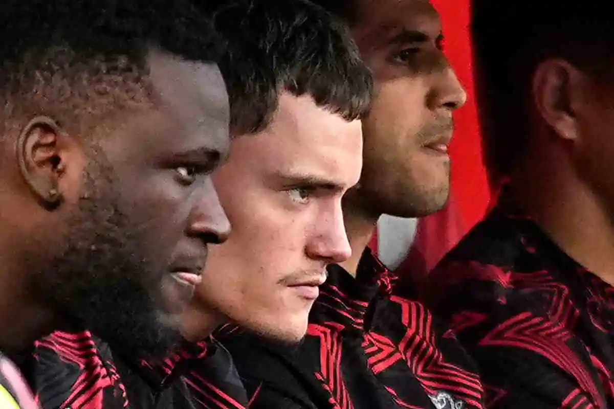 Giocatori del Bayer Leverkusen in panchina