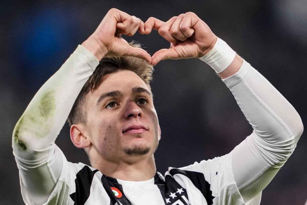 Francisco Conceição esulta con la maglia della Juventus.