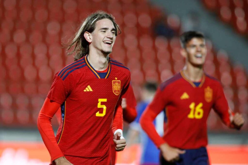 Gasiorowski esulta dopo una rete