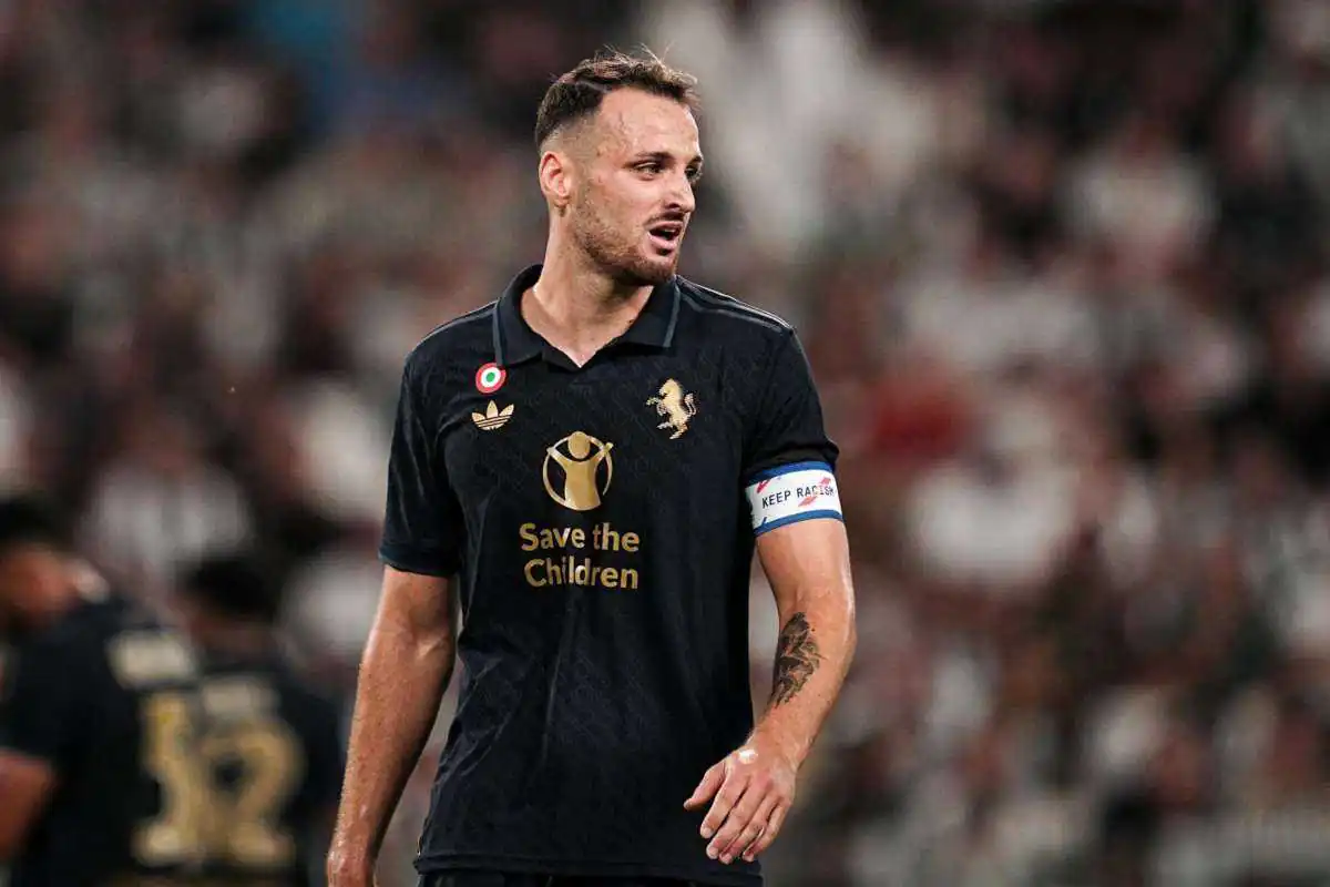 Gatti in campo con la maglia della Juventus