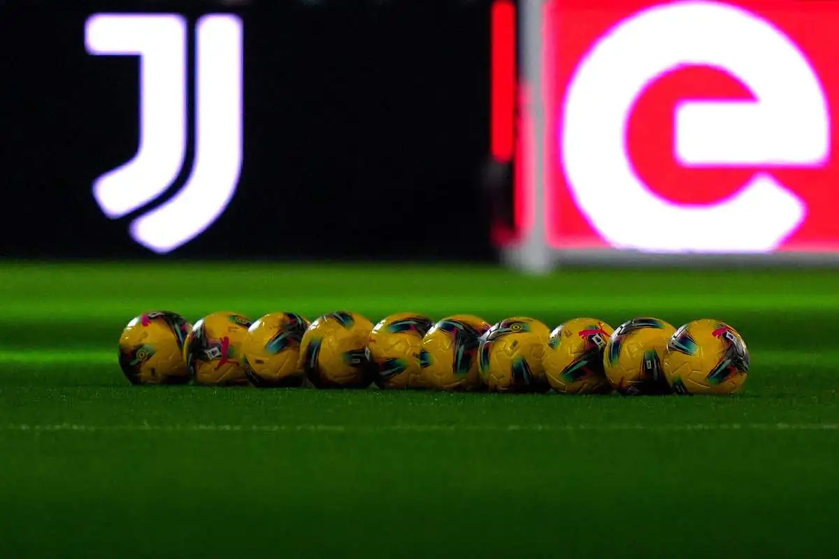 Palloni della Serie A sul campo della Juventus