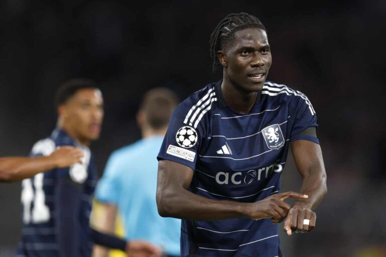 Onana esulta dopo una rete