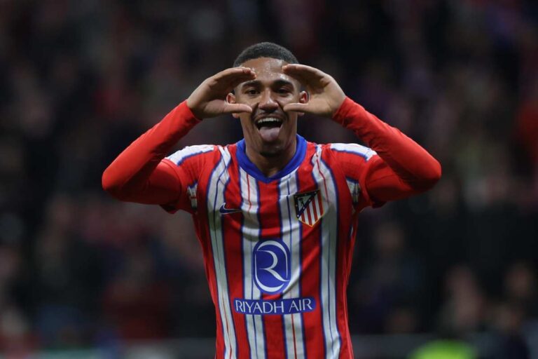 Samuel Lino esulta dopo un gol