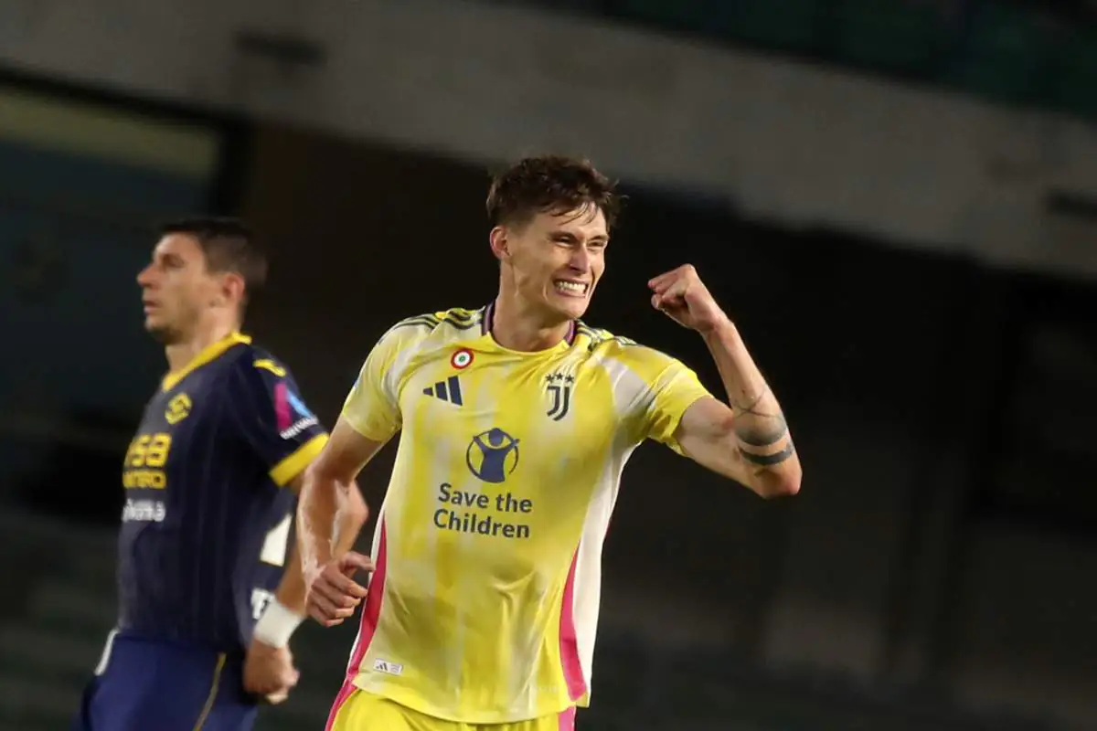 Savona esulta dopo il gol contro l'Hellas Verona al 'Bentegodi'