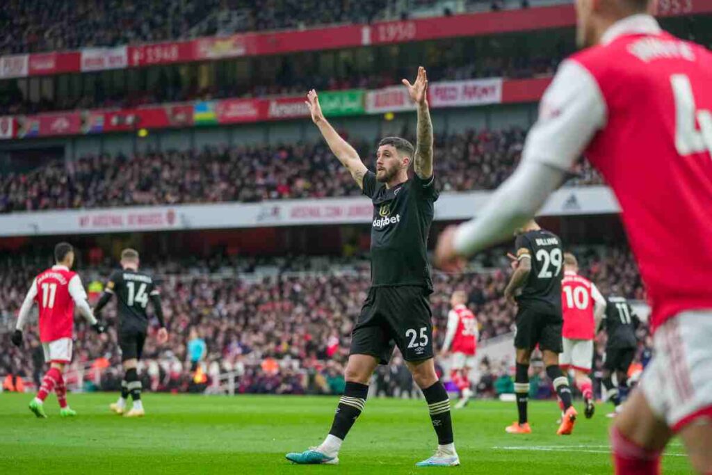 Senesi con il Bournemouth