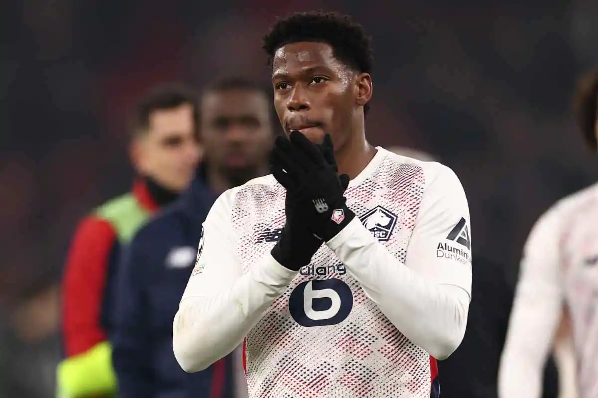 David applaude con indosso la maglia del Lille