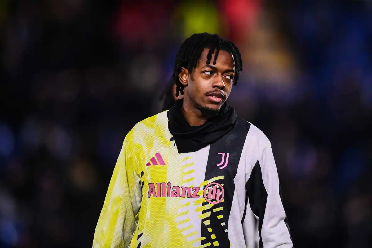 Mbangula immortalato con abiti di allenamento della Juventus