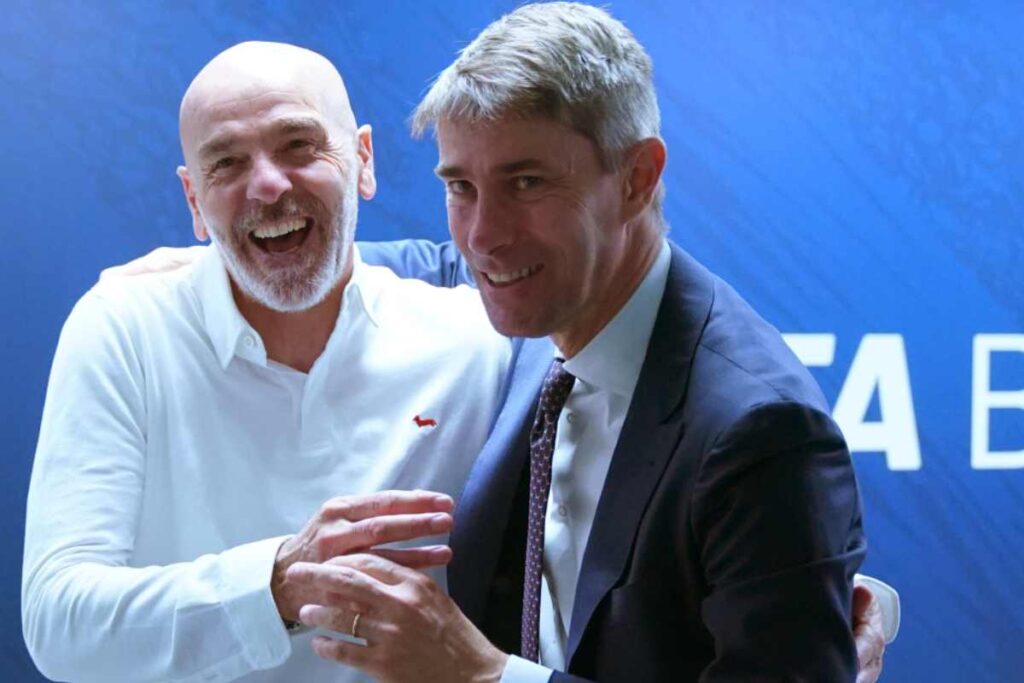 Pioli e Massara ridono