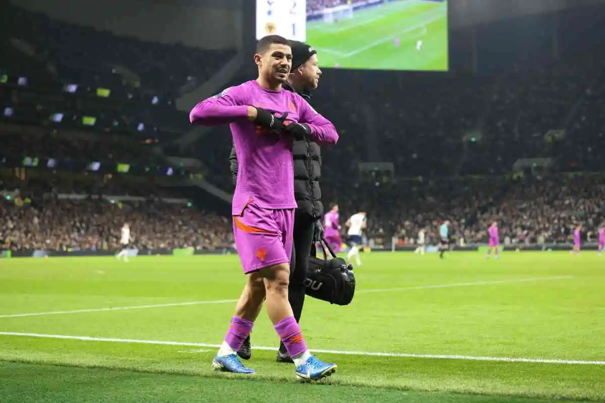 Andre mentre è fuori dal campo
