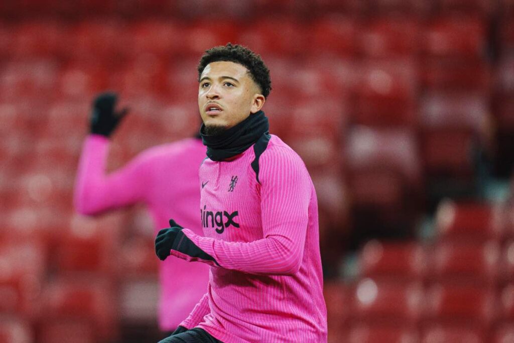 Sancho con la tuta del Chelsea