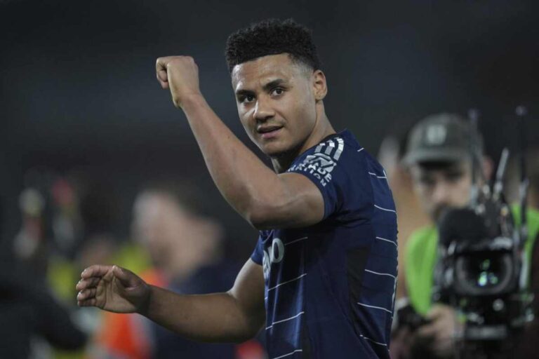 Colpo dall'Aston Villa della Juventus