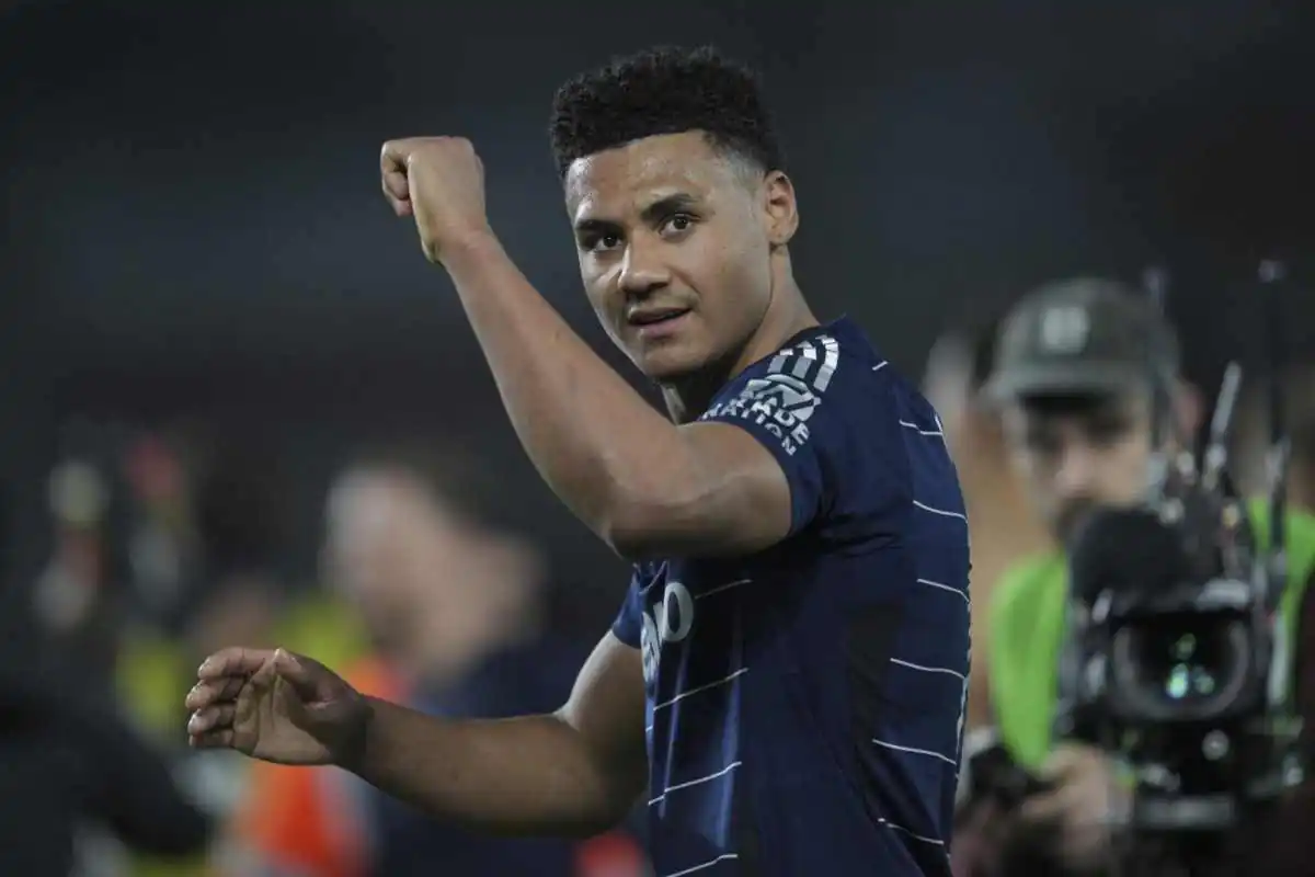 Colpo dall'Aston Villa della Juventus