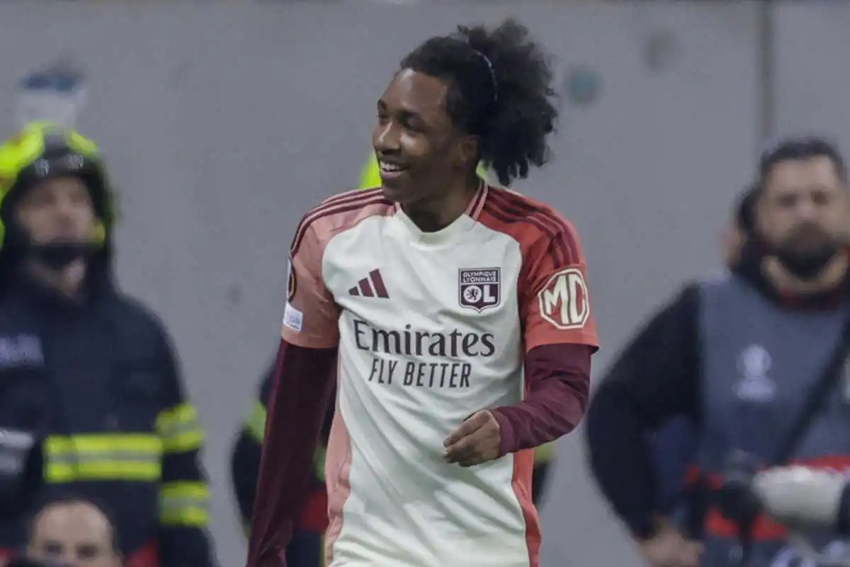 Fofana sorridente in primo piano