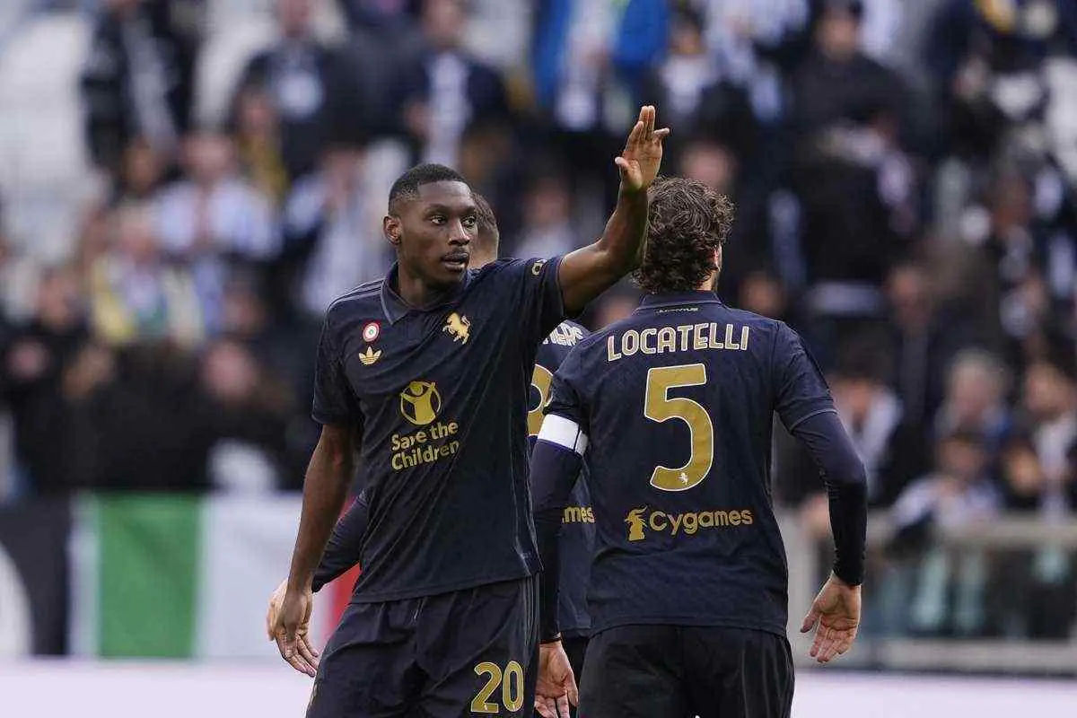 Kolo Muani con Locatelli