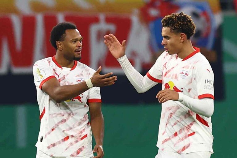 Openda insieme a Nusa