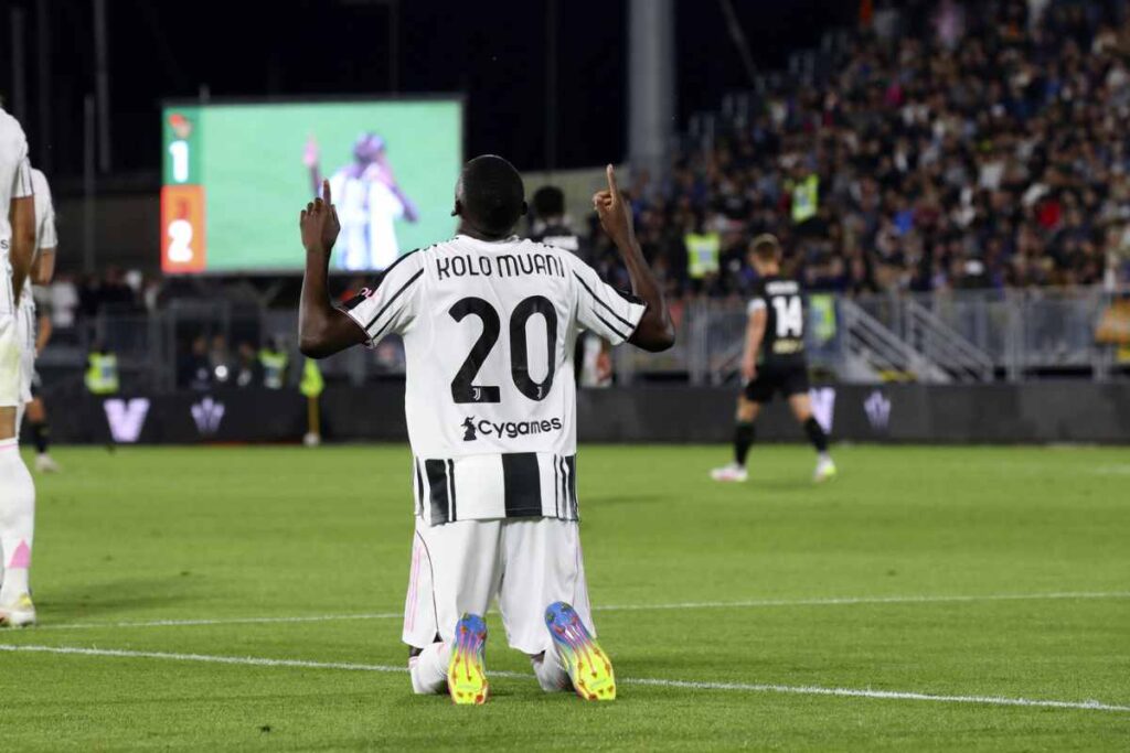 Kolo Muani in campo con la Juve