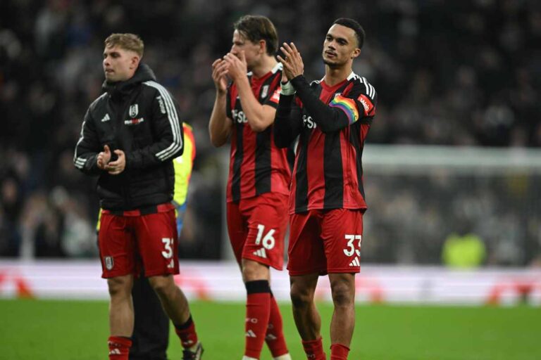 Robinson applaude il pubblico