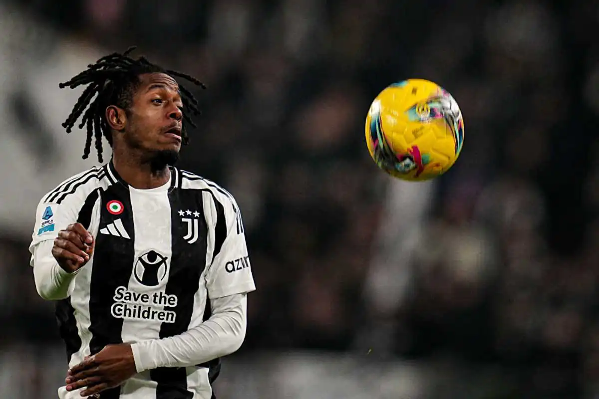 Samuel Mbangula in campo con la maglia della Juventus