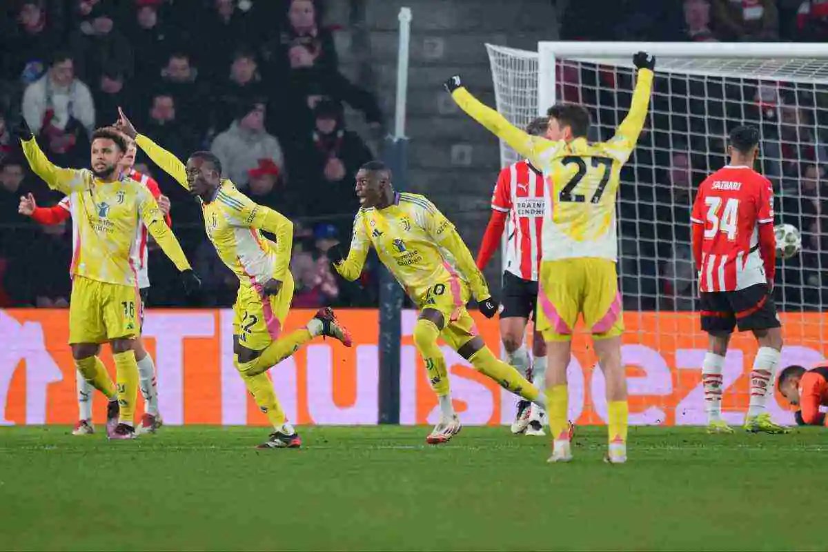 Giocatori Juve esultano