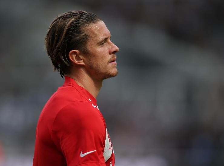 Gallagher in primo piano