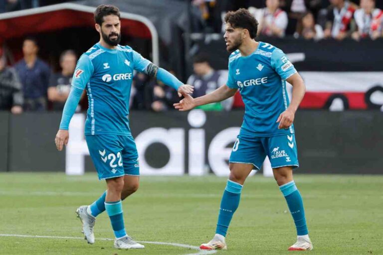 Ez Abde insieme a Isco