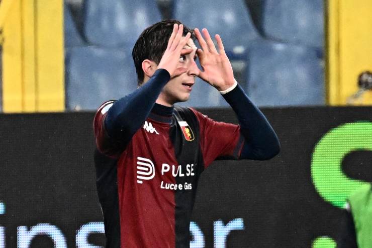Fabio Miretti esulta dopo un gol con la maglia del Genoa