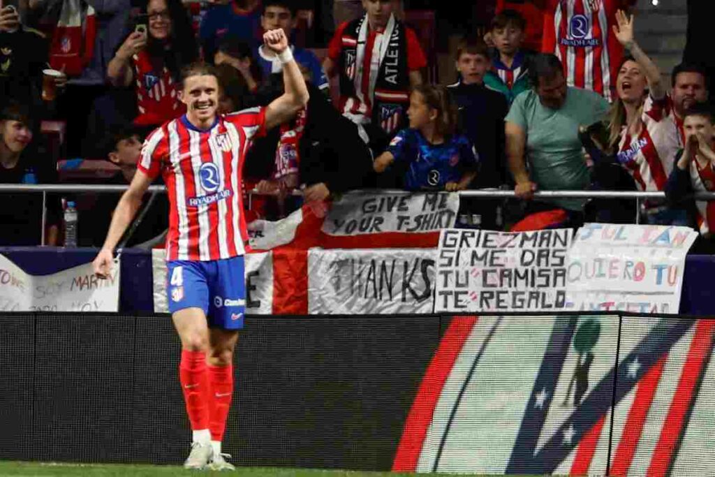 Gallagher esulta dopo una rete