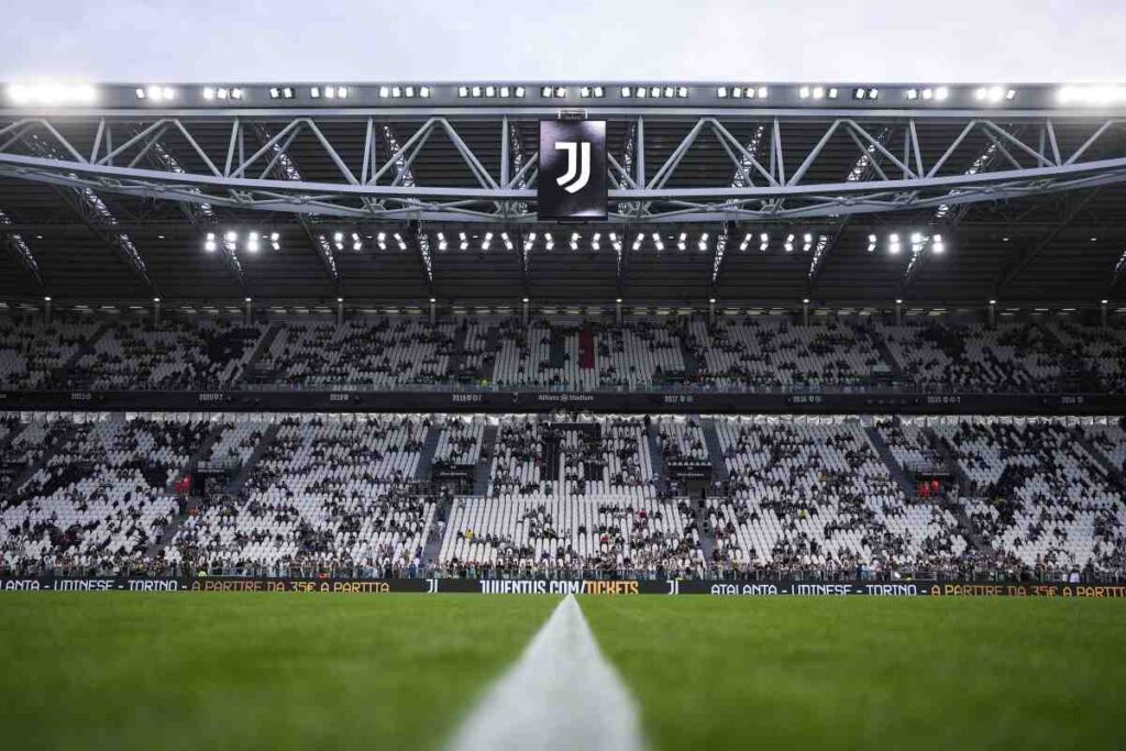 Allianz Stadium e logo Juventus