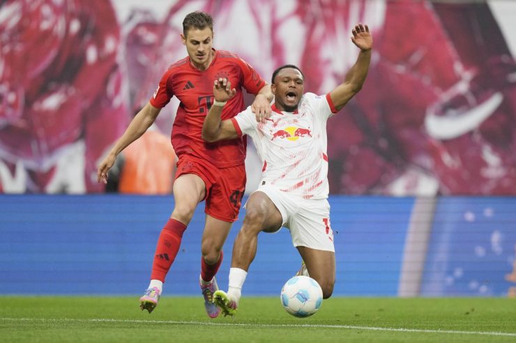 Openda in campo con il Lipsia