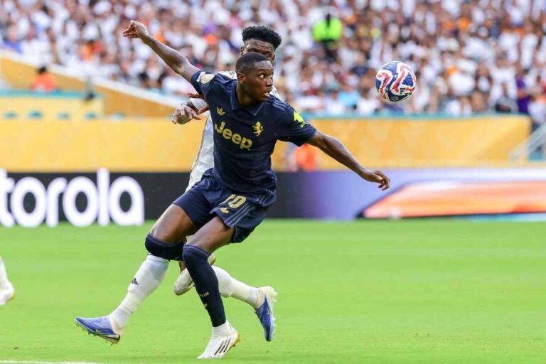 Randal Kolo Muani in azione